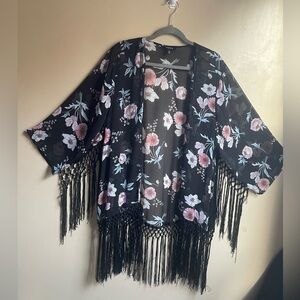 Torrid open floral fringe Kimono excellent condition size 14/18